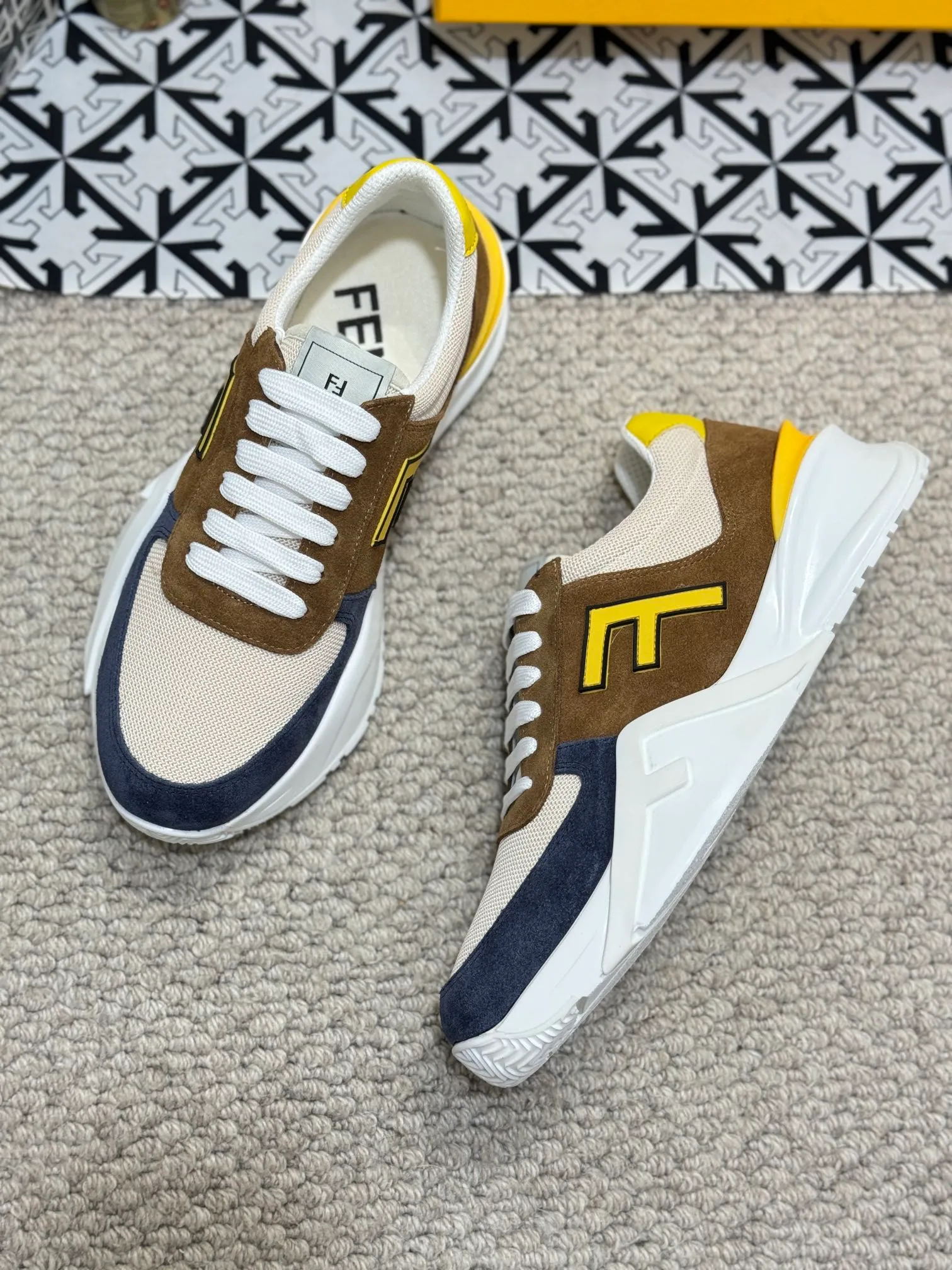Men's men's shoes 💰520 [New style] 🦥🦥 Original quality - Fendi ◾️▫️F D🆕 Spring and summer new men's slip-on sneakers, with elastic straps, side zippers, and corrugated soles engraved with F. Embossed Fendi Flow lettering on the heel. Mixed material of high-tech fabric and black suede. FF graphic tongue. Ultra-light and wear-resistant EVA sole. Size: 38-44 (45 customized